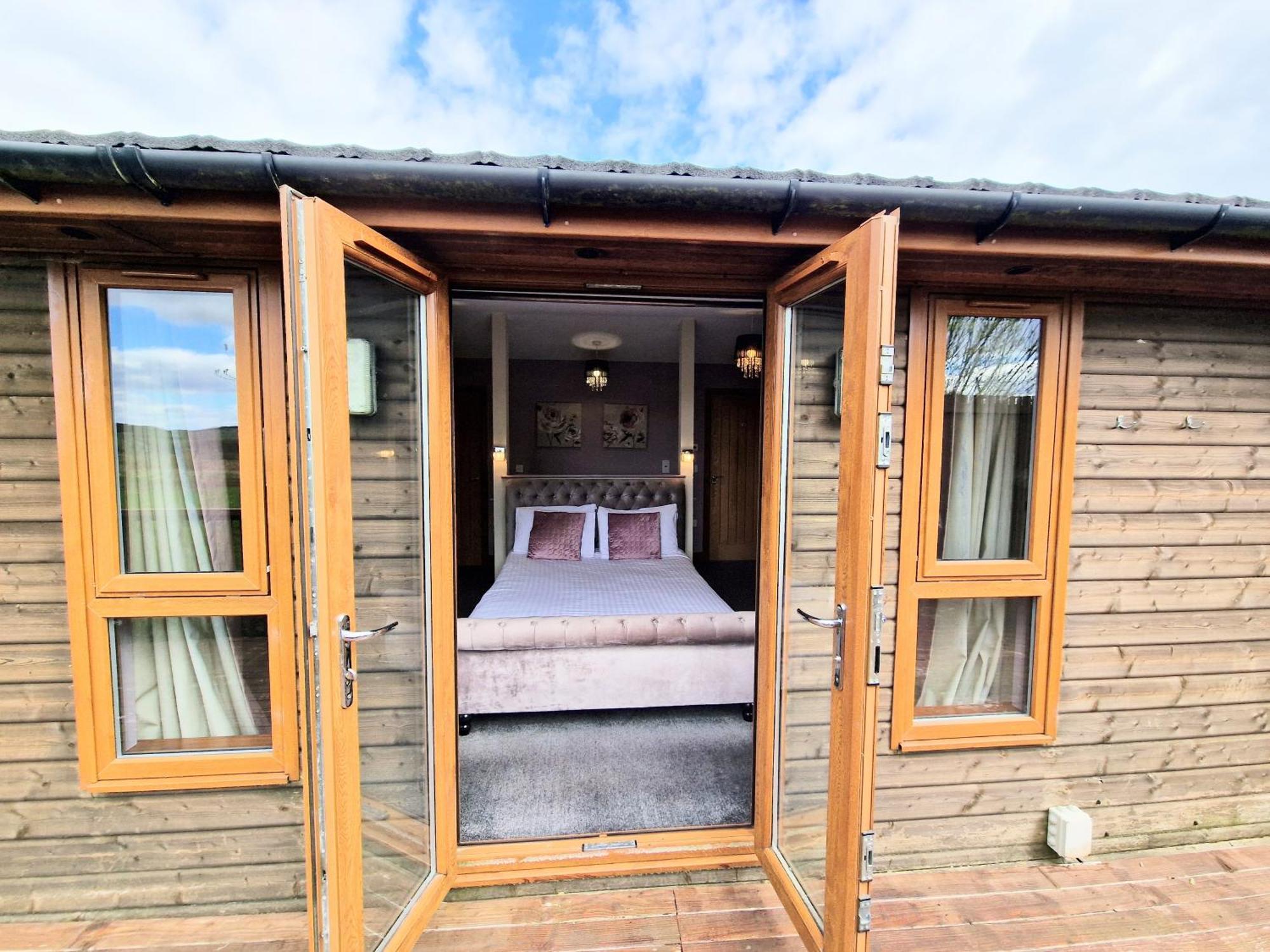 Torridon 1 With Private Hot Tub - Fife - Loch Leven - Lomond Hills- Pet Friendly Villa Kelty Exterior photo